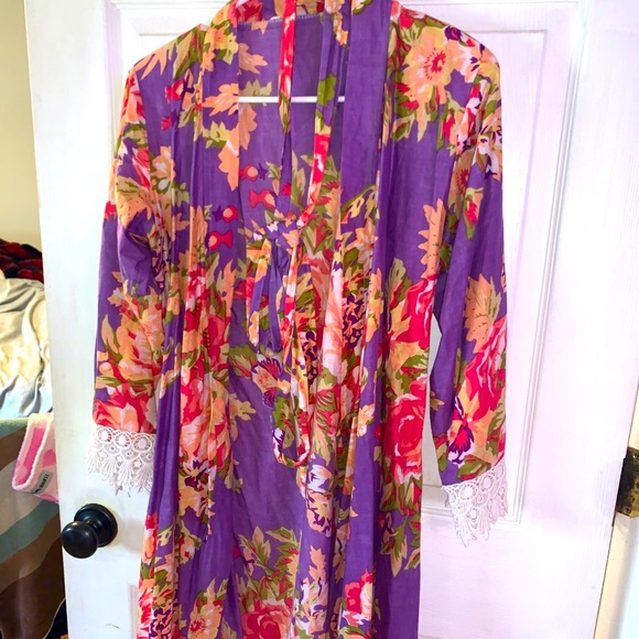 Floral Robe - Picture 2 of 3
